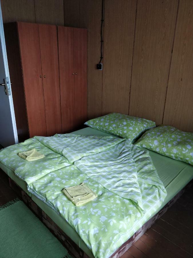Chata Pod Vlekom Dedinky Buitenkant foto