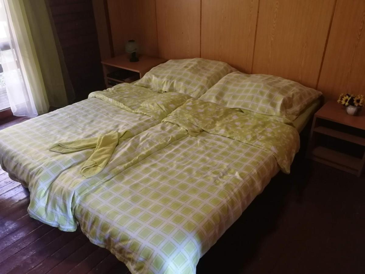 Chata Pod Vlekom Dedinky Buitenkant foto