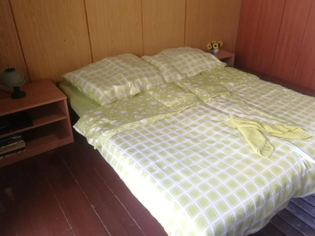 Chata Pod Vlekom Dedinky Buitenkant foto